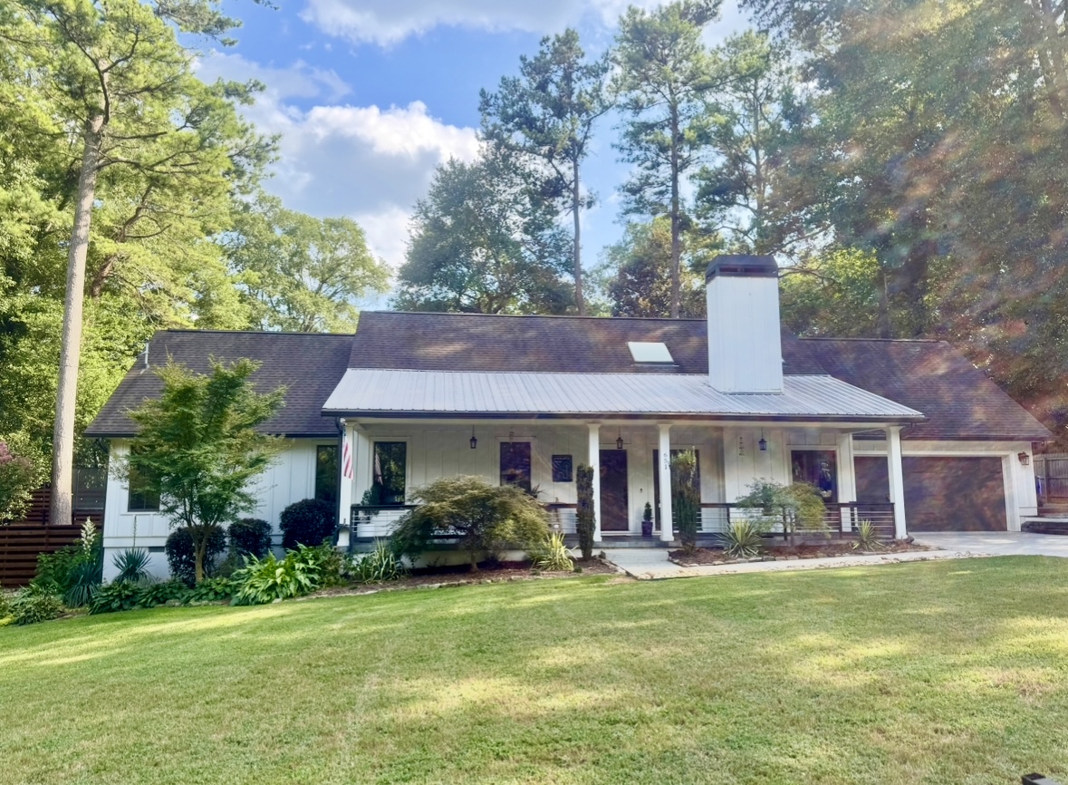 Thorough Gutter Cleaning in Lawrenceville, GA: Protecting Your Home from Water Damage